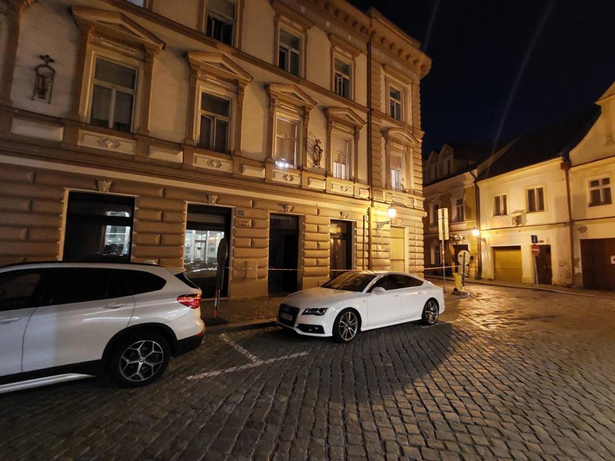 Byt 2+Kk Na Velkem Namesti Hradec Kralove Exterior photo