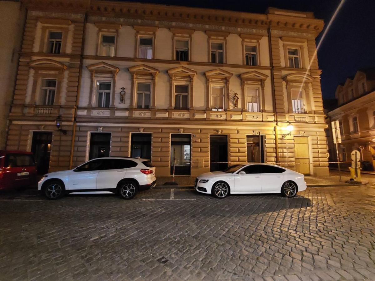 Byt 2+Kk Na Velkem Namesti Hradec Kralove Exterior photo